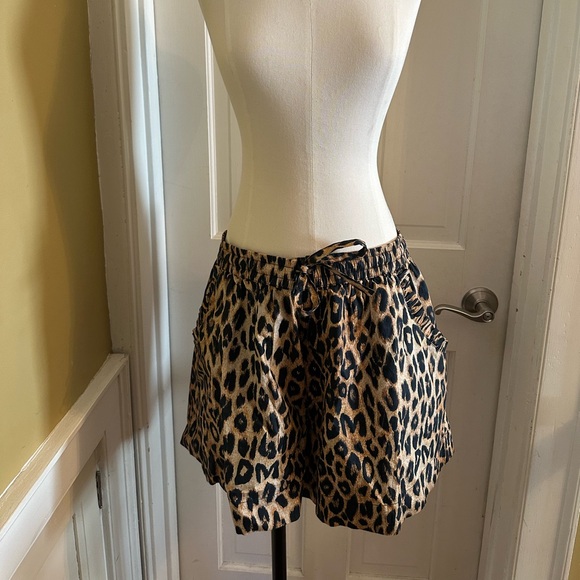 Damson Madder Leopard Pull On Shorts - Picture 4 of 13